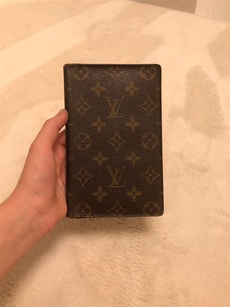 Original Louis Vuitton Reisepasshülle Top Zustand (2x verfügbar) .